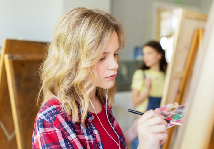Girls painting