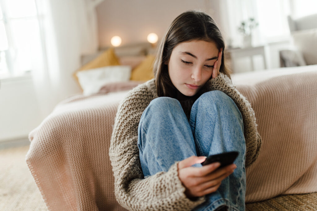 How Social Media and Eating Disorders are Connected | Turnbridge